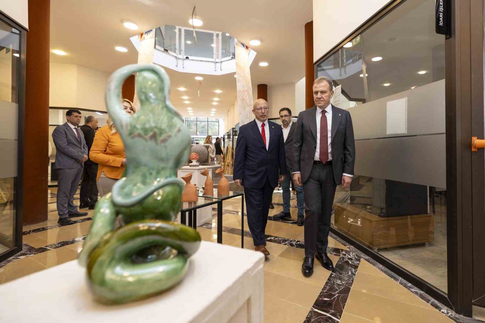 Seçer: "Bu kentte huzur, barış, kardeşlik var"