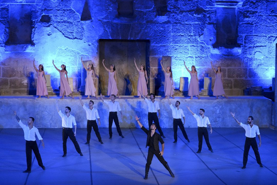 Aspendos Antik Tiyatrosu’nda Zorba coşkusu