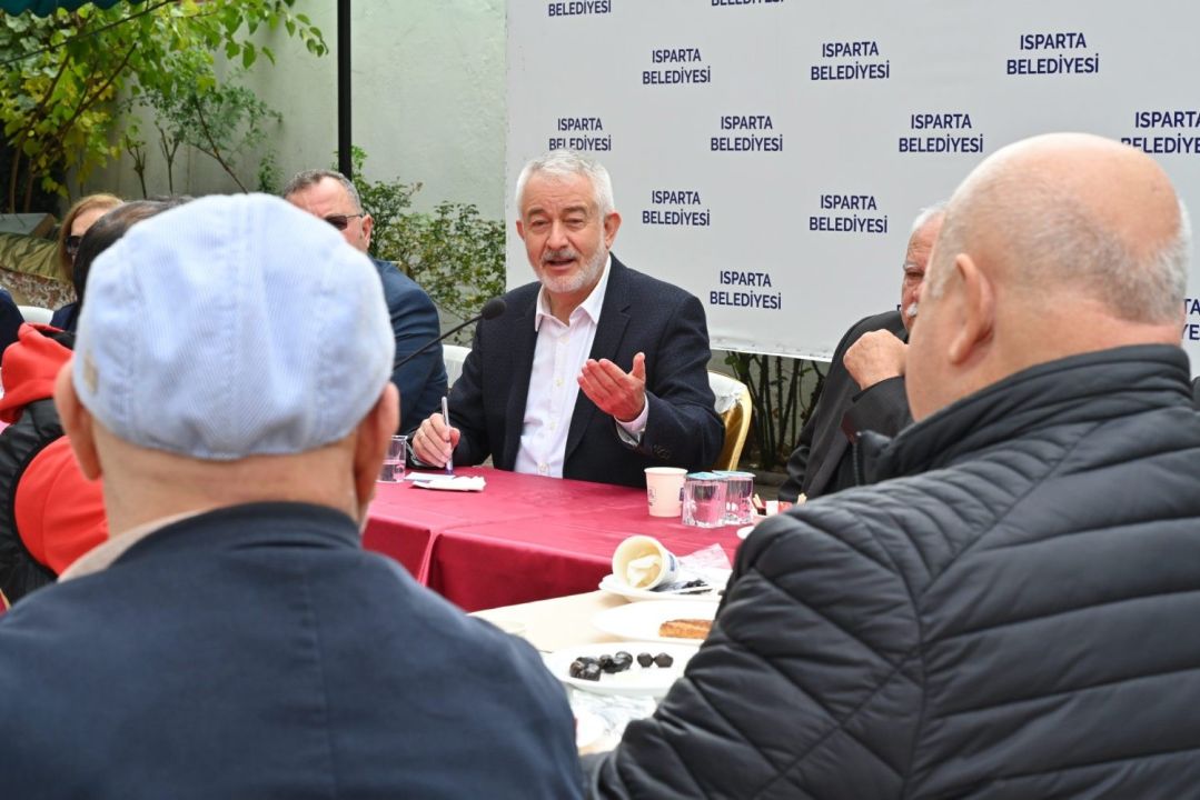 Başkan Başdeğirmen: "Göreve geldiğimizden beri hem tamircilik hem temizlikçilik yapıyoruz"