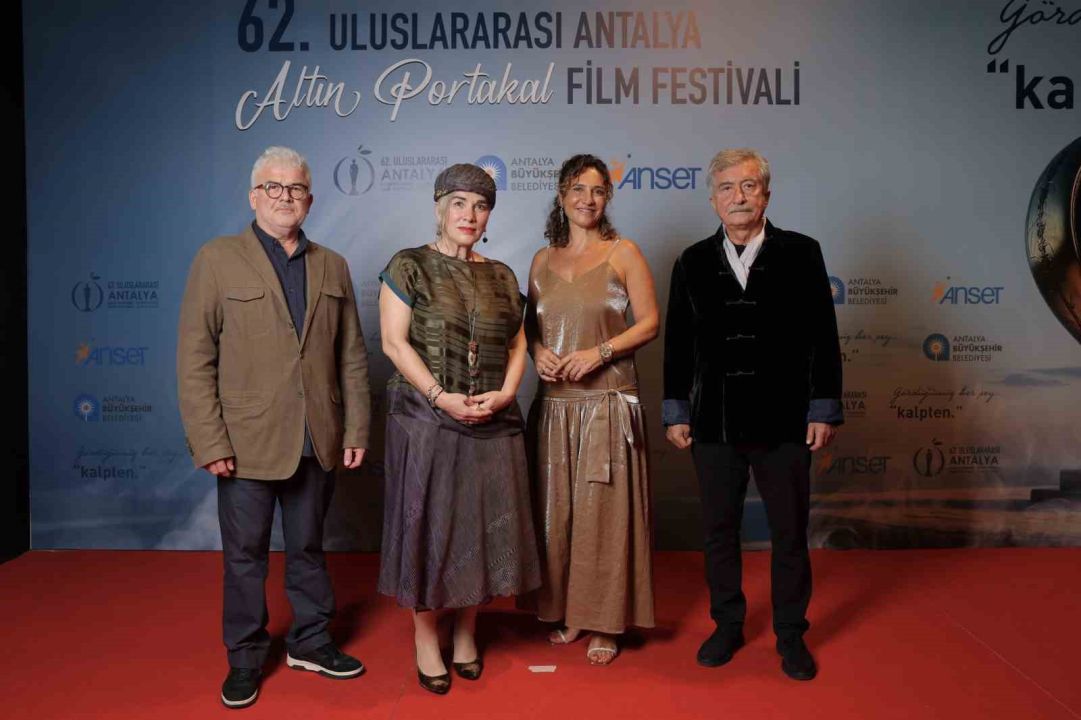 62. Uluslararası Antalya Altın Portakal Film Festivali kırmızı halı geçişiyle başladı