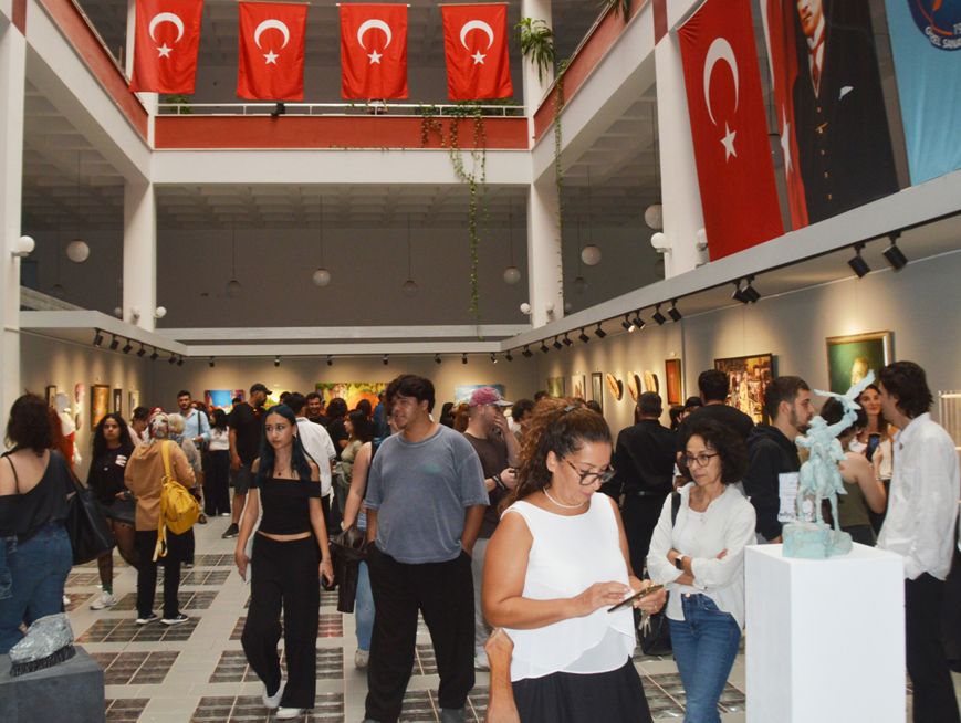 Cumhuriyetin renkleri sergisi
