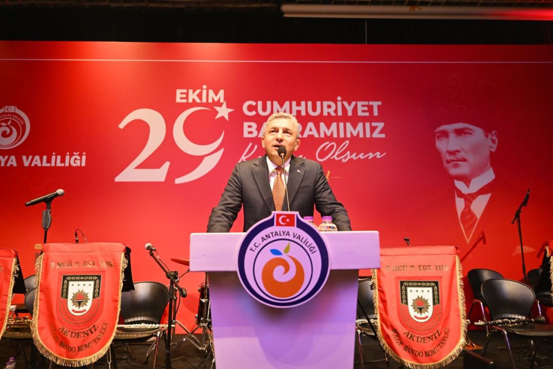 Cumhuriyetin 102'nci yılı resepsiyonla kutlandı