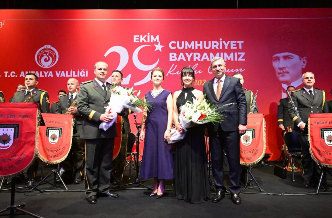 Cumhuriyetin 102'nci yılı resepsiyonla kutlandı