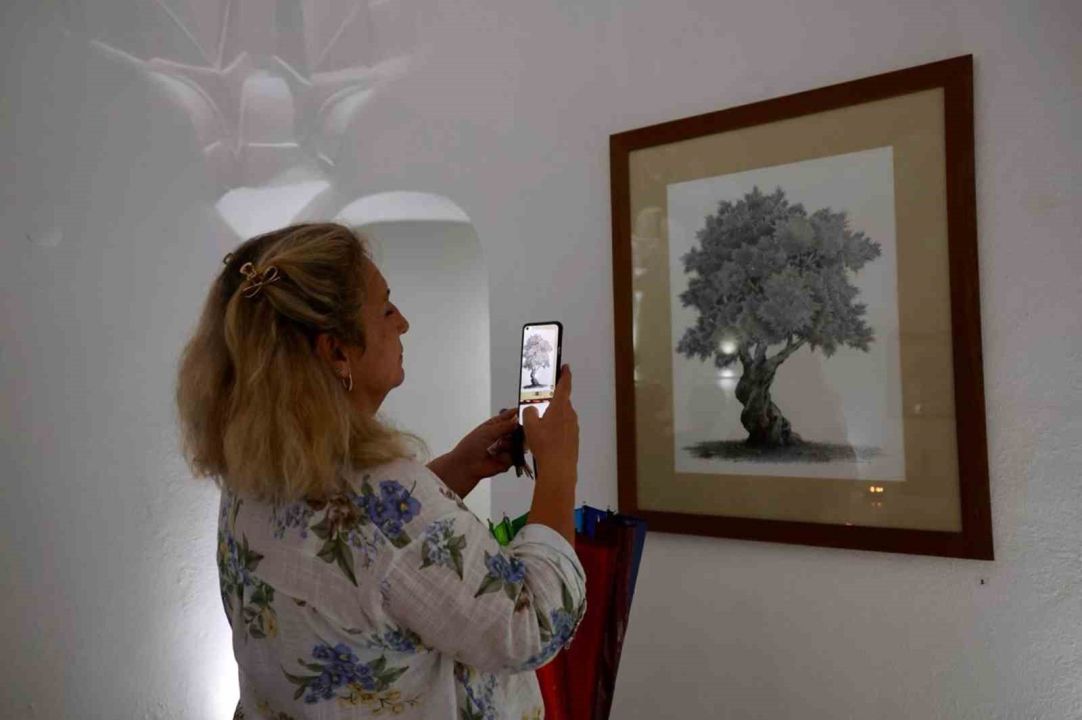 ‘Eylül Işığı’ resim sergisi Ney ezgileriyle açıldı