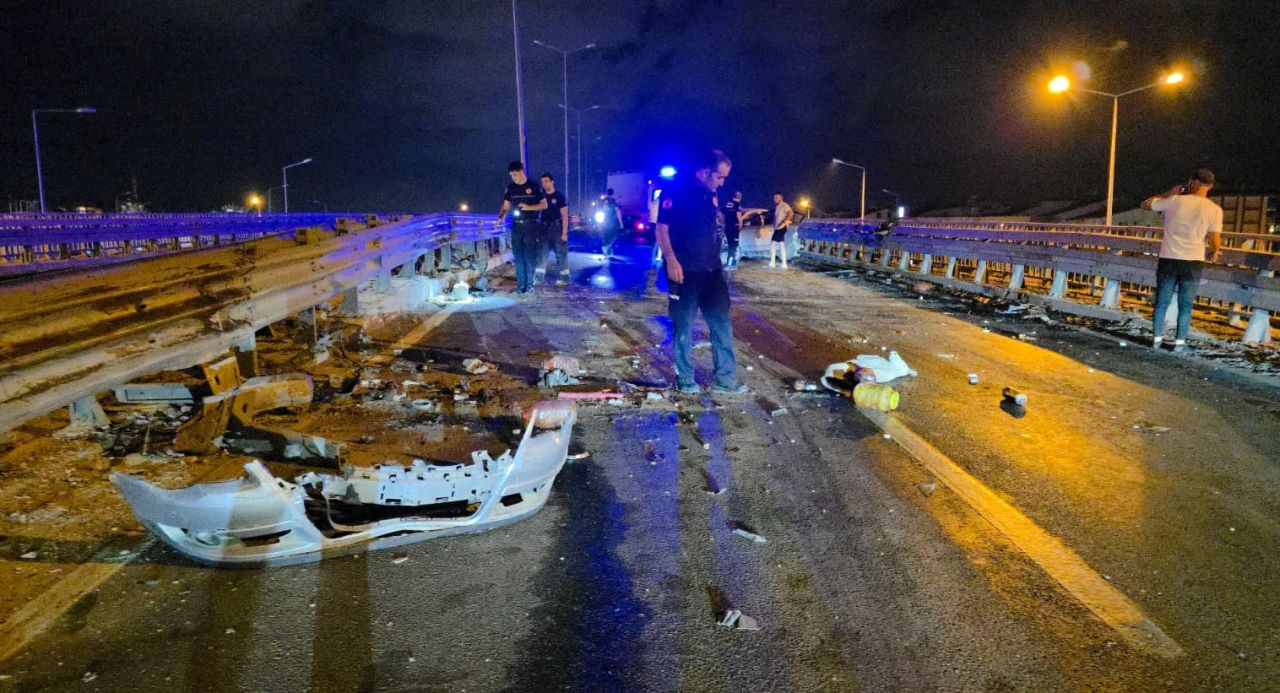 Otomobille çarpışan TIR sürücüsü yaralandı