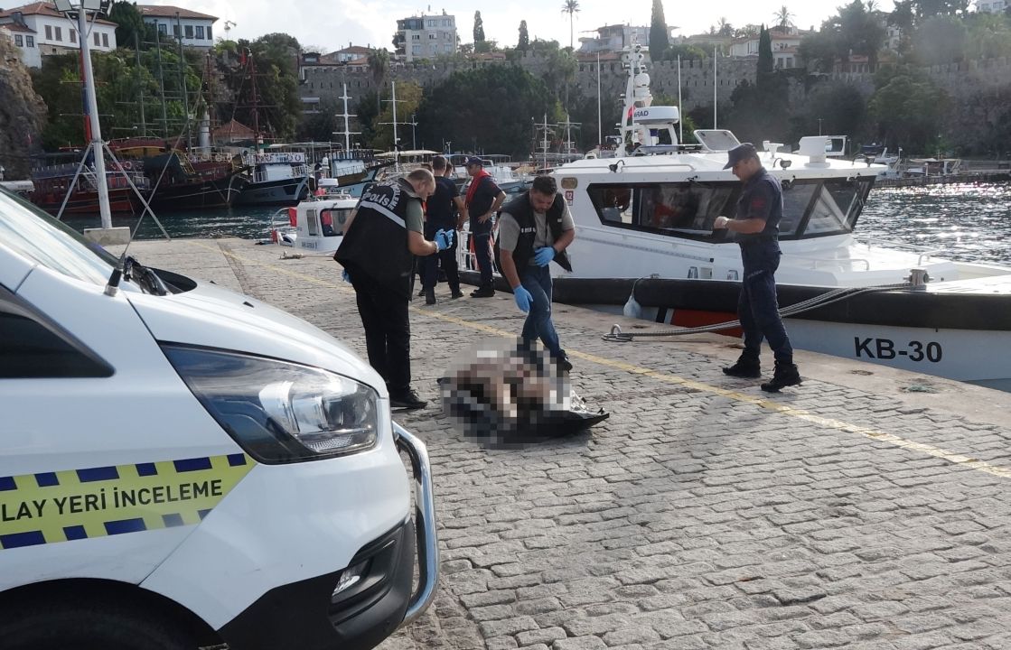 Denizde yüzme maskesi takılı halde cansız bedeni bulundu