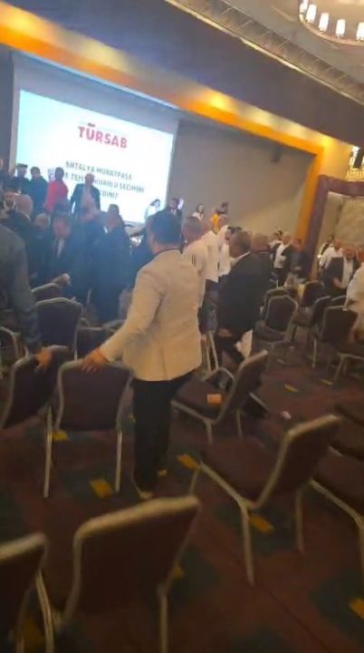 Turizmin başkenti Antalya'da turizmciler kavga etti! O anlar kamerada