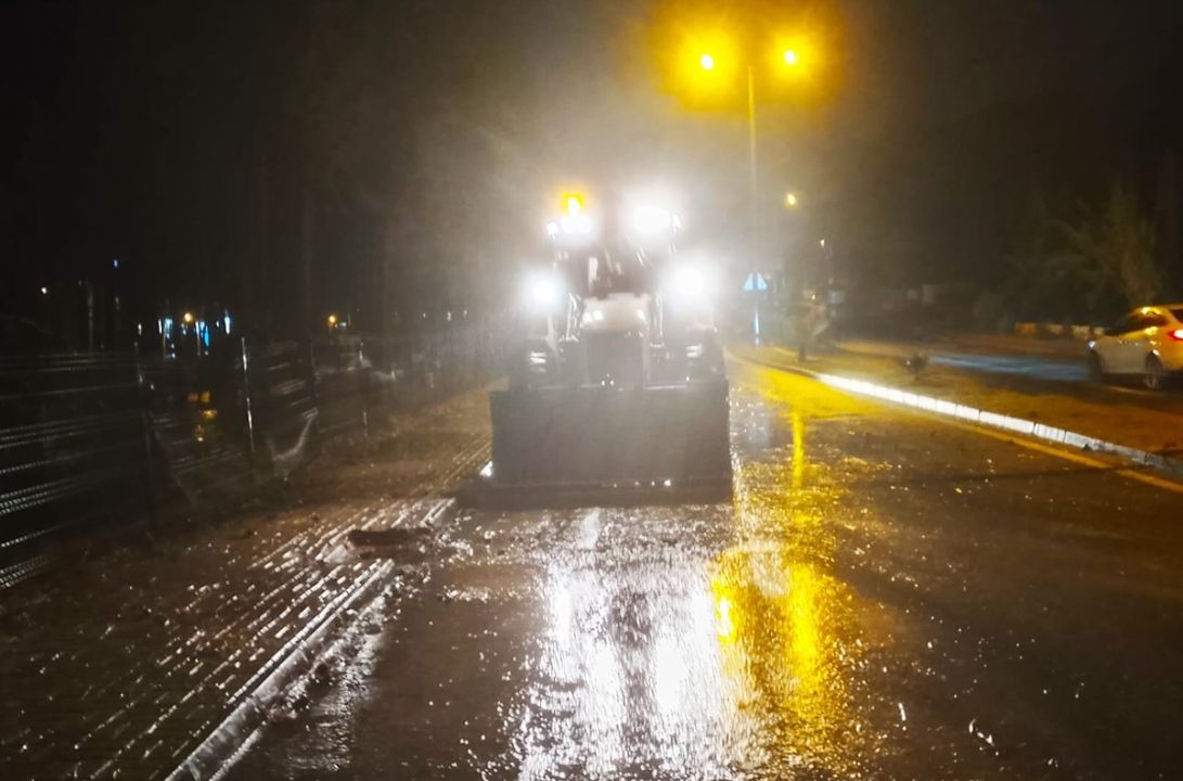 Alanya Belediyesi olumsuz hava şartlarına karşı teyakkuzda