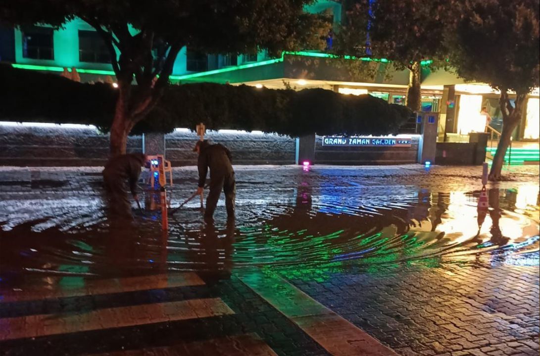 Alanya Belediyesi olumsuz hava şartlarına karşı teyakkuzda