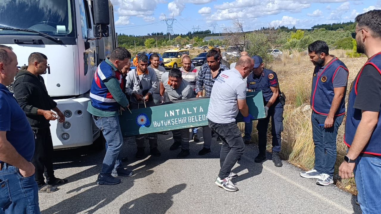 Çöp toplarken tartıştığı mesai arkadaşını bıçakla öldürdü