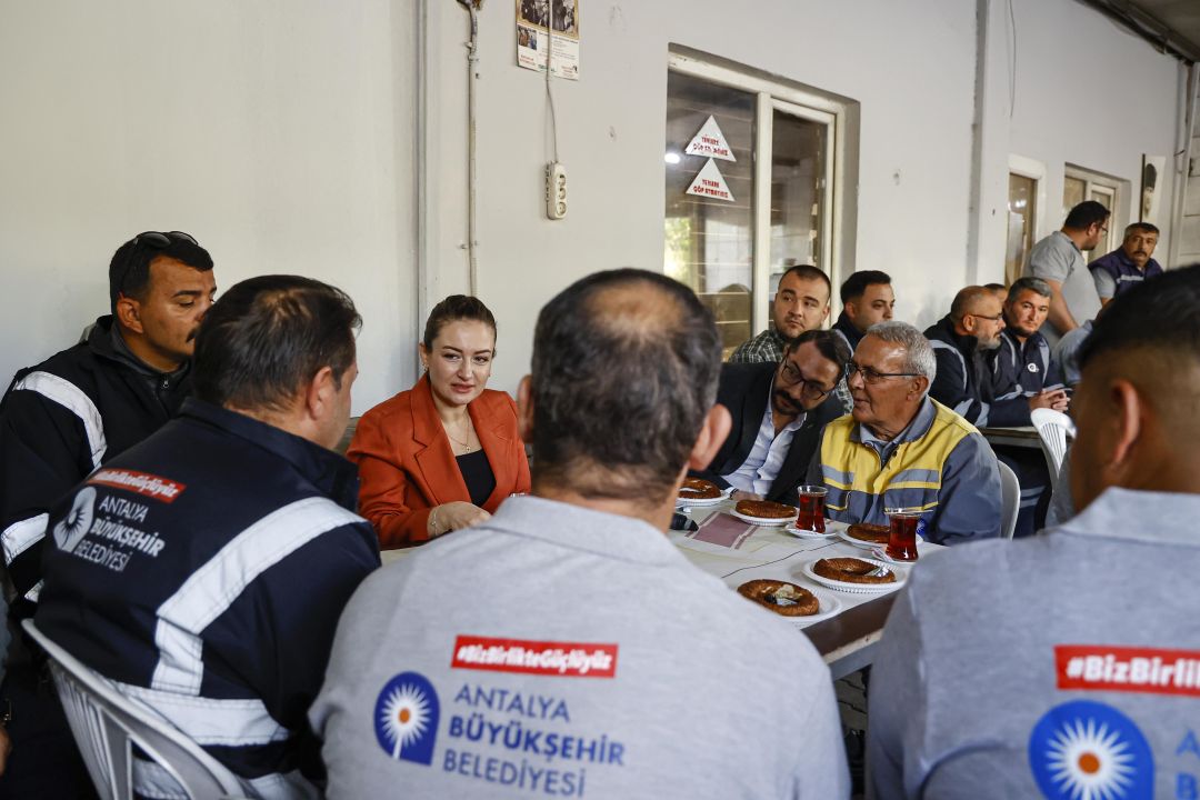 Başkan Vekili Özdemir, Fen İşleri personelini ziyaret etti