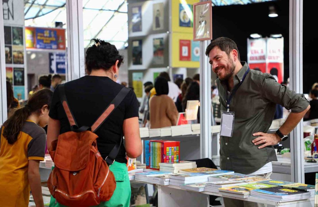 Antalya Kitap Fuarı ziyaretçi akınına uğradı