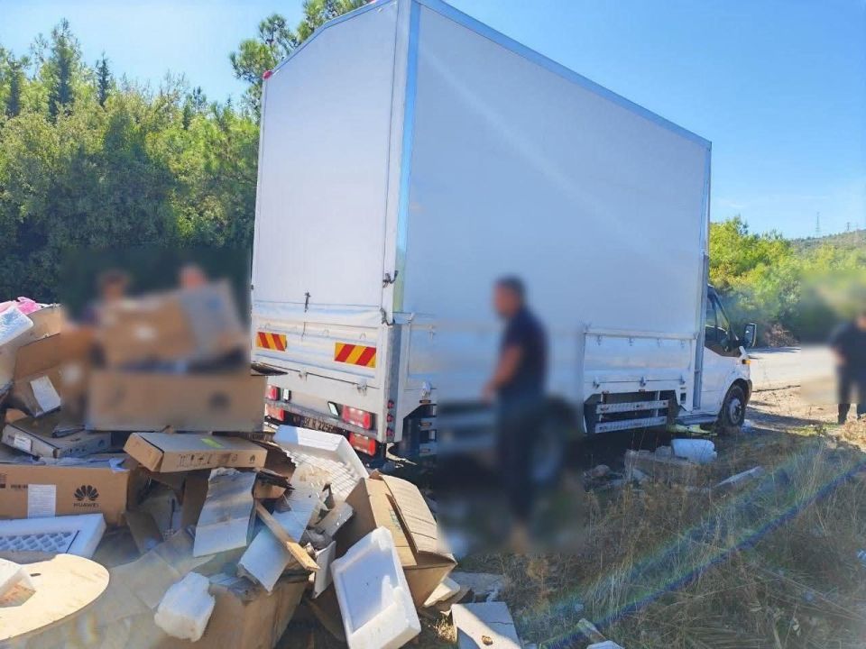 Önce attılar, sonra ceza yiyip topladılar