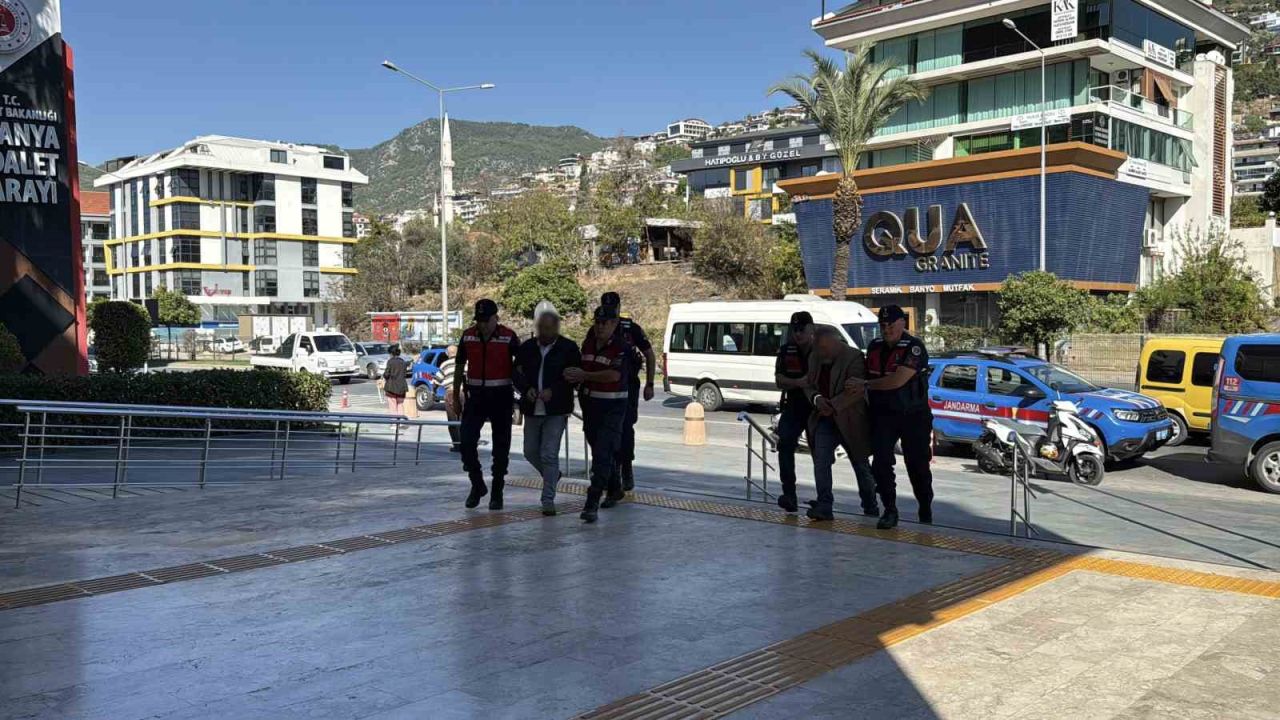 Antalya’da sahte pasaportla 24 milyon liralık arsa vurgunu: 6 gözaltı