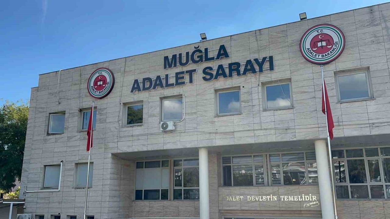 Marmaris Belediye Başkanı Ünlü’nün yargılandığı dava tekrar ertelendi