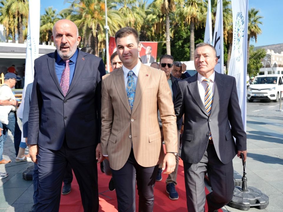 Başkan Mandalinci, Türkiye Muhtarlar Konfederasyonu Genel Başkanı Delibalta’yı ağırladı