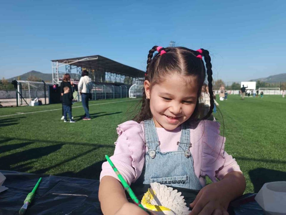 Ula’da minik kalplere şenlikli dokunuş