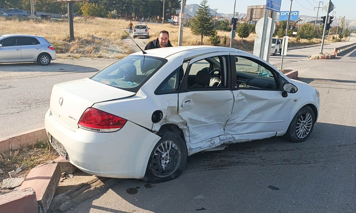 14 yaşındaki sürücü kaza yaptı: 1 yaralı