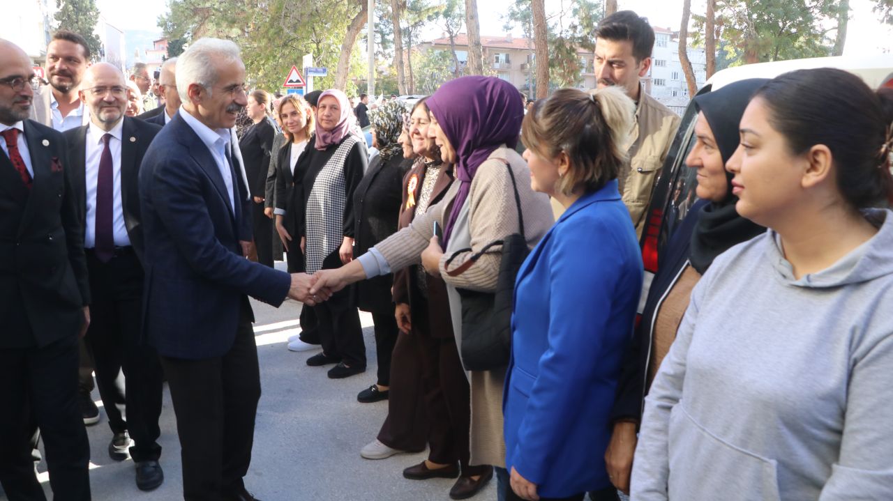 Uraloğlu: Burdur-Tefenni-Çavdır Yolu'yla yılda 831 milyon lira tasarruf sağlayacağız