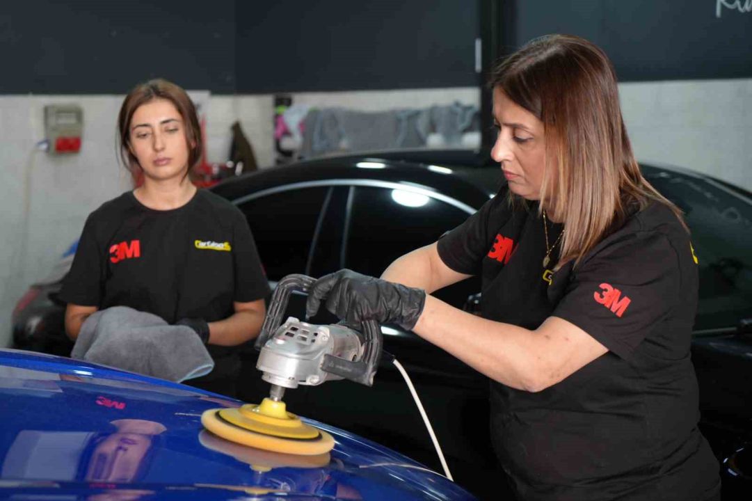 Eşinin yanında çırak olarak başladı, müşterilerin vazgeçilmez ’Nurgül ustası’ oldu