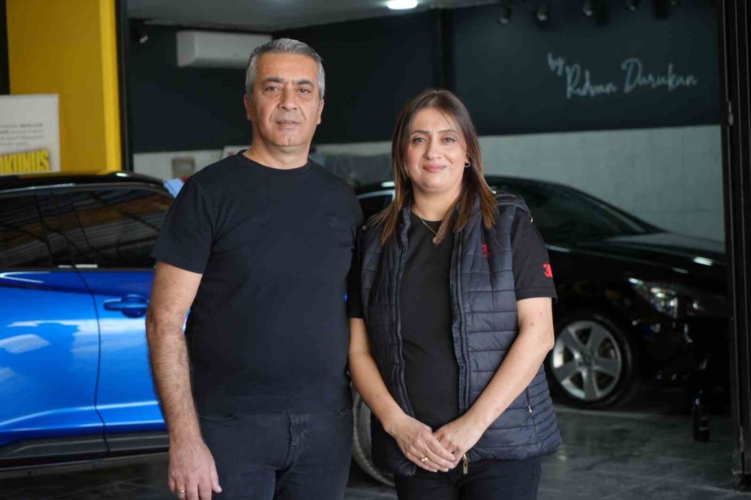 Eşinin yanında çırak olarak başladı, müşterilerin vazgeçilmez ’Nurgül ustası’ oldu