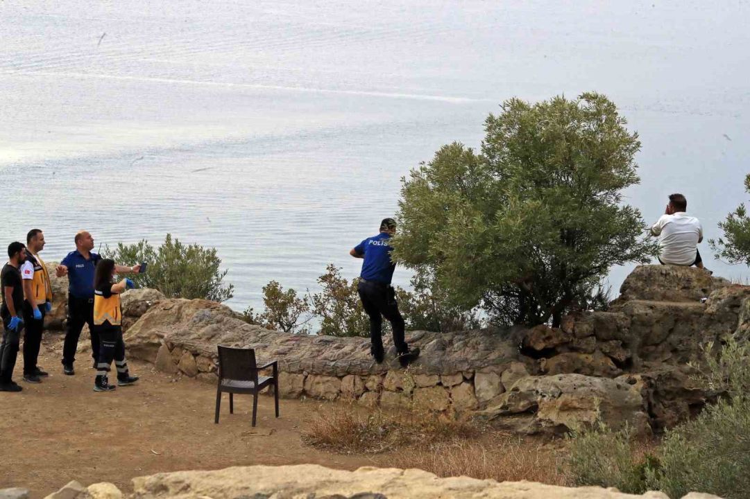 Biri ölümün ucunda, diğerleri manzara keyfinde