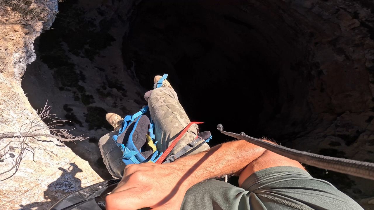 90 metrelik obruğa iniş anını kaydetti