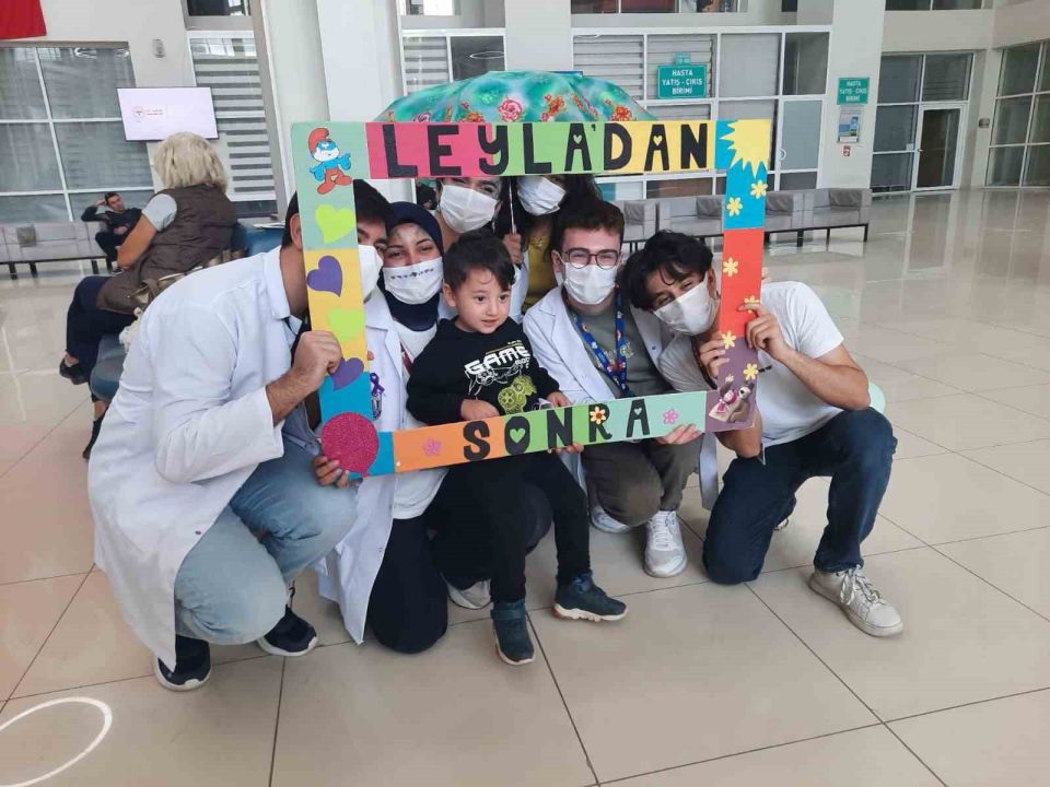 Tıp Fakültesi öğrencileri ’lösemili’ çocuklara dikkat çekti