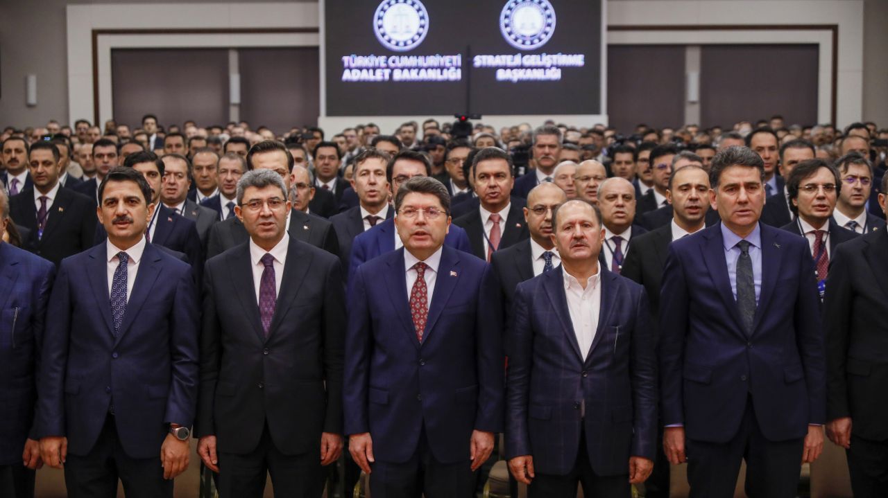 Adalet Bakanı Tunç: Kocaeli'deki yangınla ilgili 3 savcı görevlendirildi