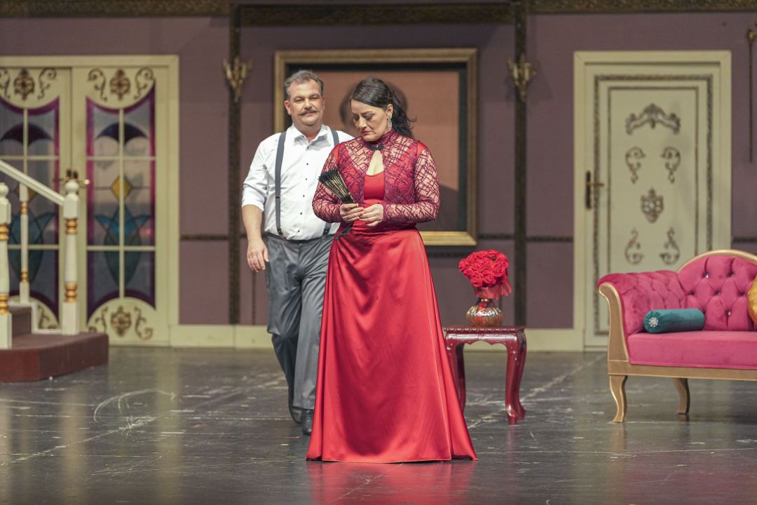 Aşk-ı Memnu operası yeni sezonun ilk tutkusunu sahneye taşıyor