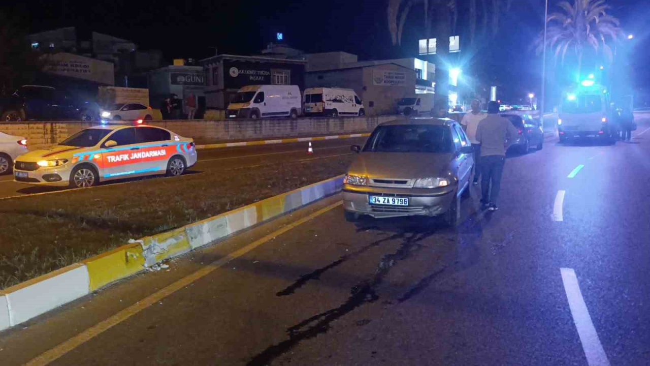 Antalya’da iki otomobil çarpıştı: 1 yaralı