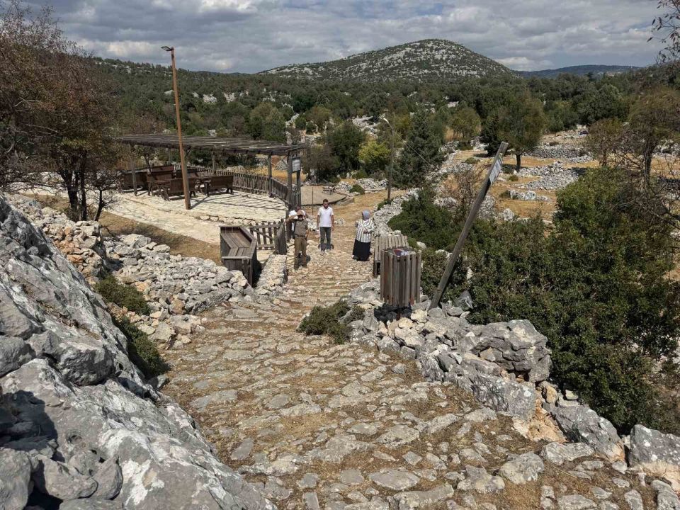 Antalya’da 3 bin 650 metrelik tarihi Kervan Yolu rotası dron ile görüntülendi