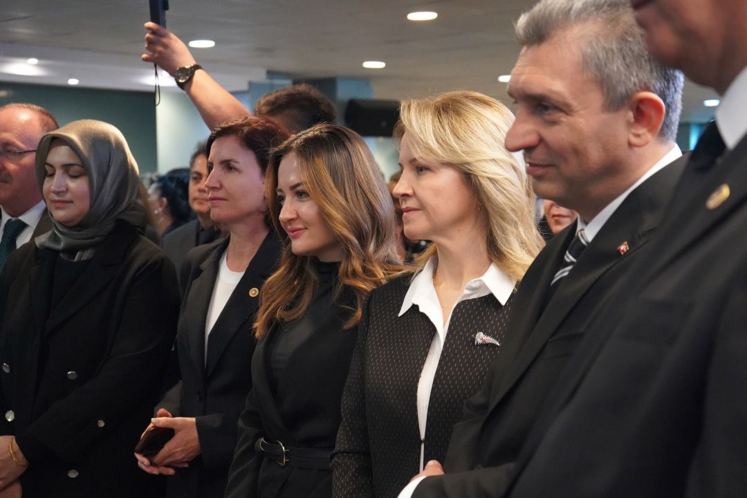 '10 Kasım Senin Saatin Durmaz' sergisi AKM'de