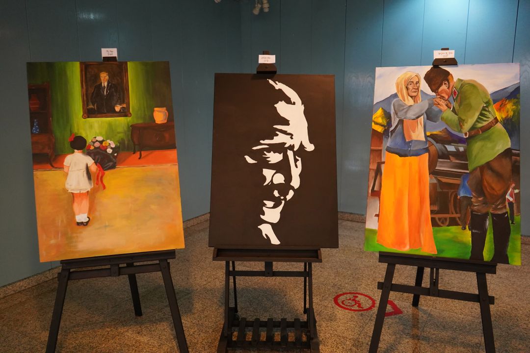 '10 Kasım Senin Saatin Durmaz' sergisi AKM'de