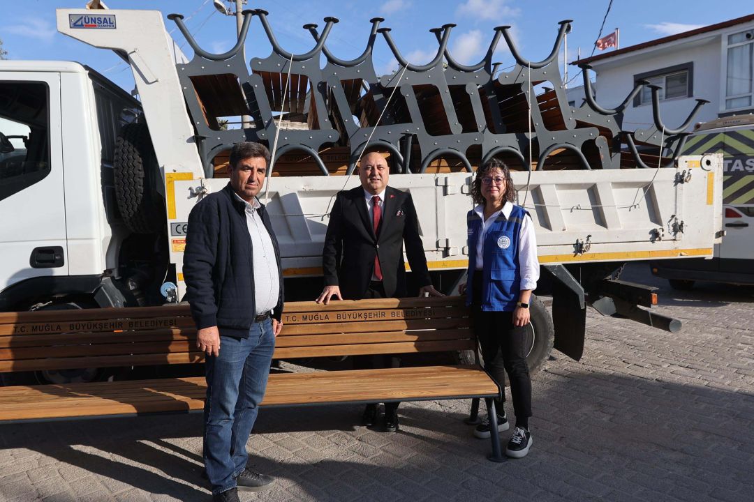 Yatağan'da iki mahalleye toplam 60 bank ve 4 oyun grubu yerleştirildi