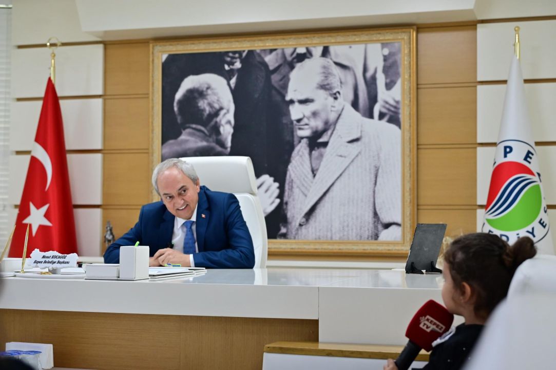 Minik öğrenciler sordu, Başkan Kocagöz Atatürk’ü anlattı