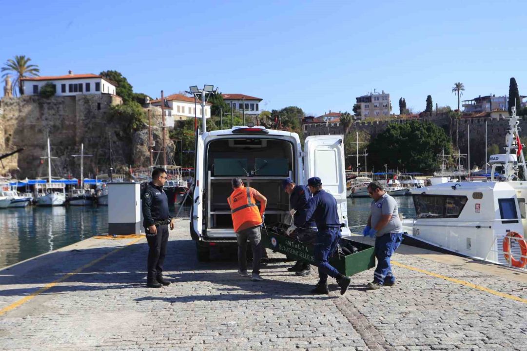 Denizden cesedi bulunan kız çocuğunun kimliği belirlendi aile gözyaşlarına boğuldu