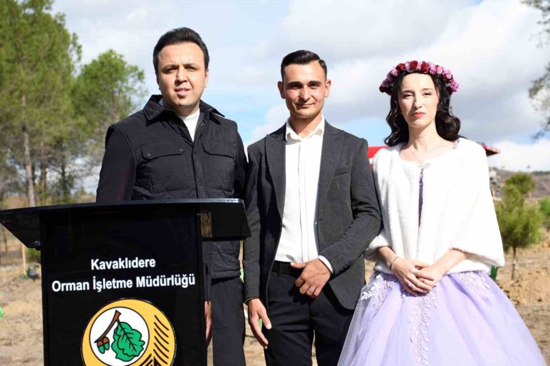 Kavaklıdere’de 11.11 Saat 11.11’de: 11 Çift, "Ailem Bir Fidan" diyerek geleceğe nefes oldu