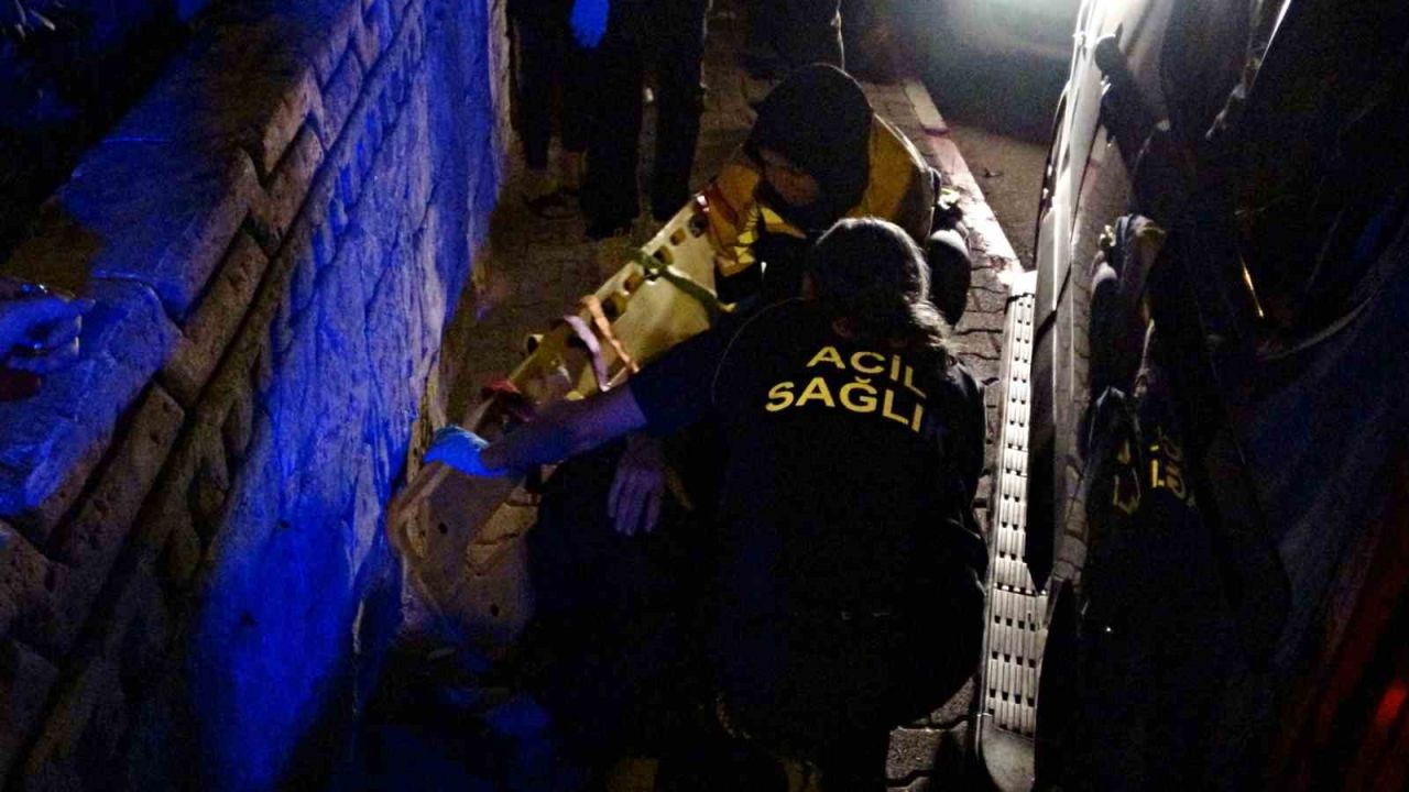 Kazada yaralanan motosikletlinin feryatları mahalleyi inletti