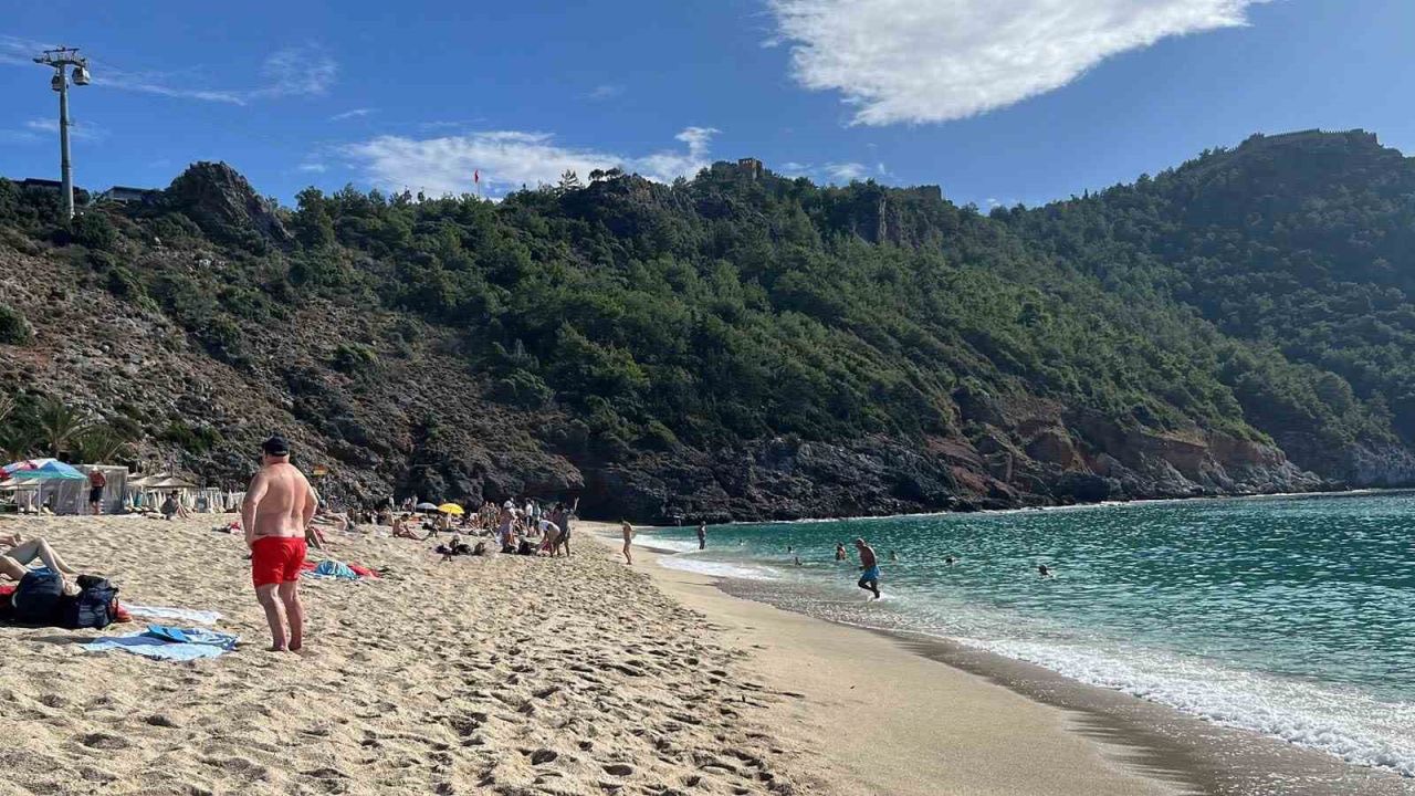 Alanya’da Kasım ayında deniz keyfi