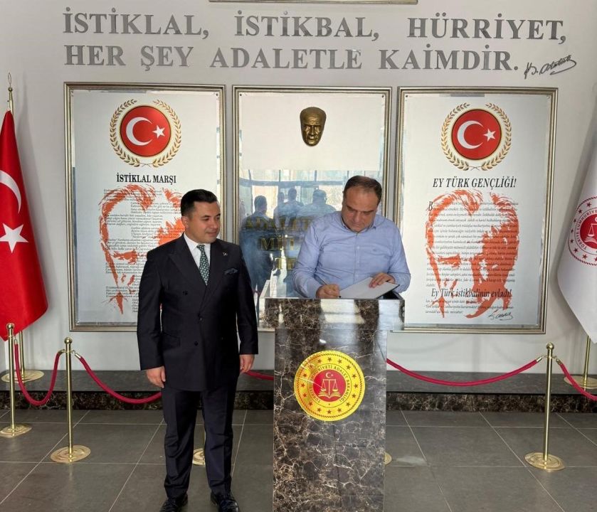 Bağcı, Anamur Adalet Sarayında incelemelerde bulundu