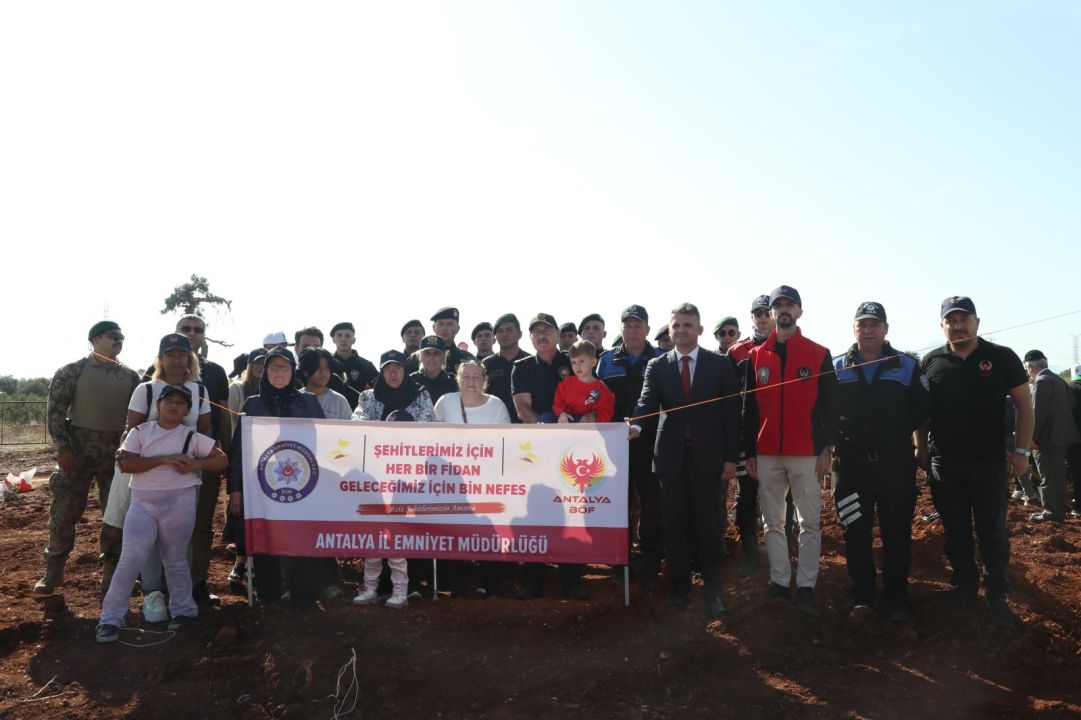 Şehitler için fidan dikim etkinliği