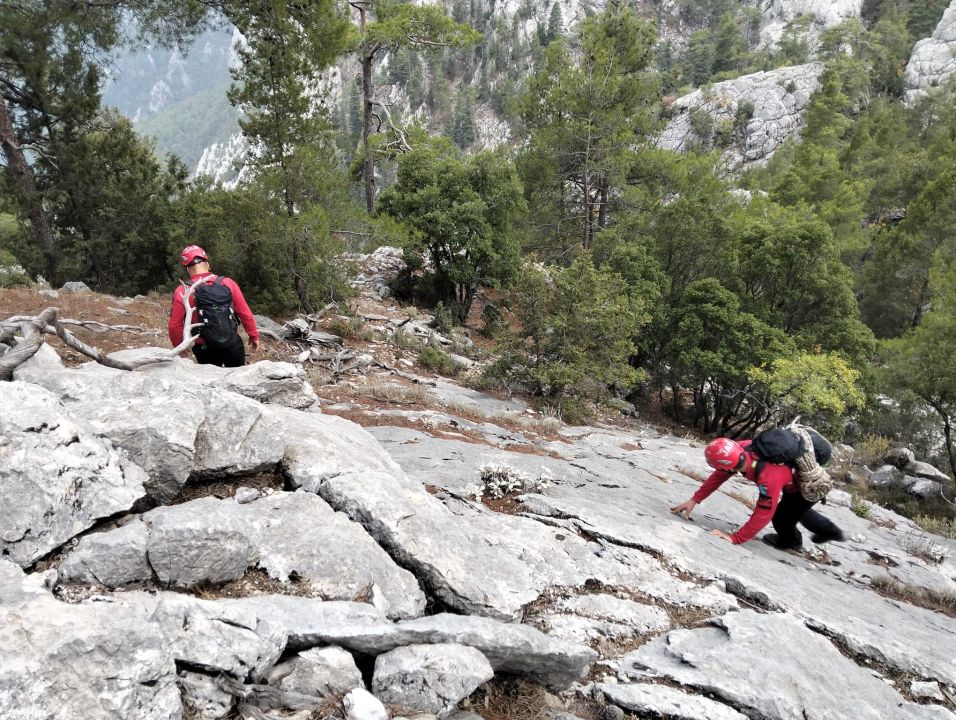 Likya Yolu'nda mahsur kaldı, 3 saatlik çalışmayla kurtarıldı