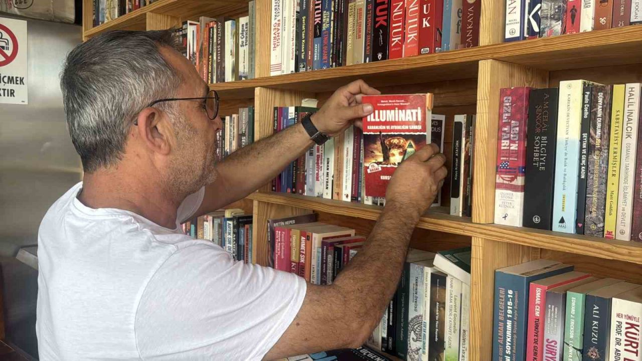 Büfeci değil kütüphaneci oldu!