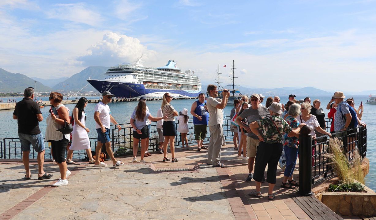 Alanya'da kruvaziyer turizmi, pandemi çöküşünden sonra 4 yılda toparlandı