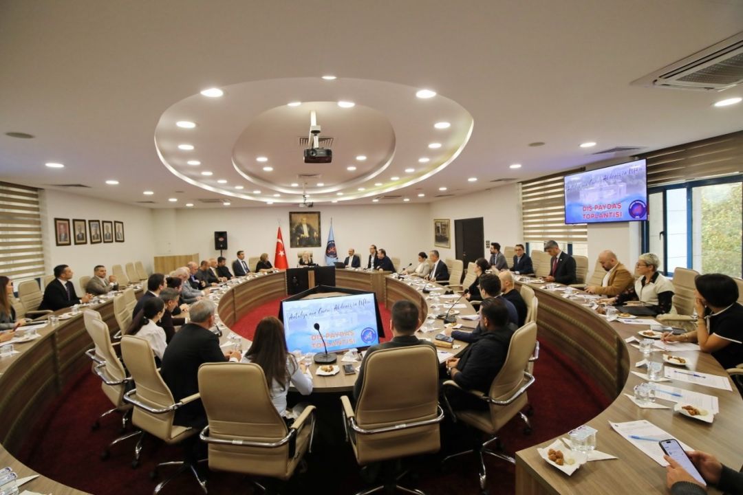 Rektör Özkan: "Bir üniversite içinde bulunduğu şehirle nefes alır"