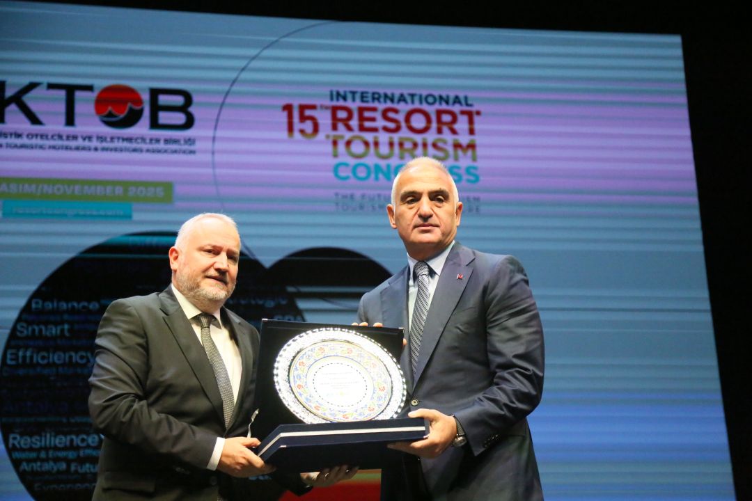 Bakan Ersoy'dan kritik uyarı! 2026 turizminde planlar değişecek