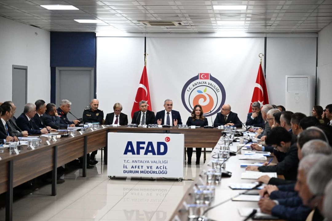 Bakan Yardımcısı Karaloğlu, Antalya Valiliği’ni ziyaret etti