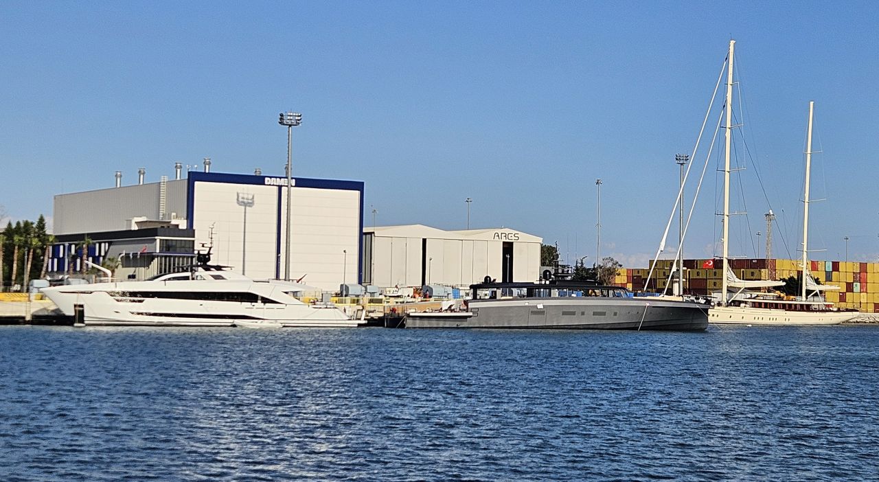 Antalya'dan 25 yılda dünyaya 2 milyar dolarlık süper lüks yat