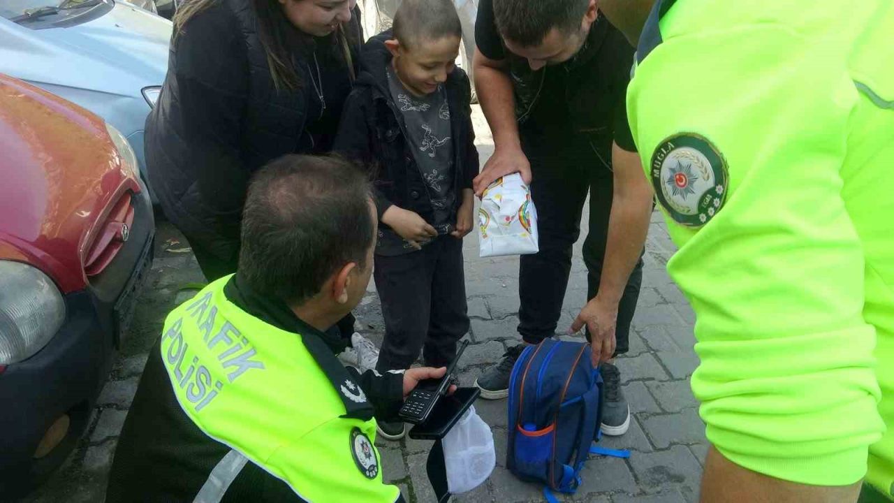 Muğla Trafik Şube Müdürü Haçan’dan özel ihtiyaçlı çocuğa anlamlı hediye